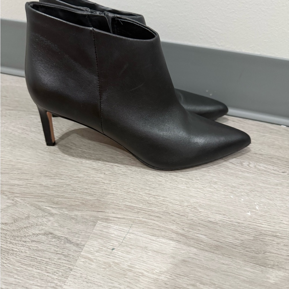 Veronica Beard Ankle Booties Leone Pointed Toe Kitten Heels in Black Leather - Picture 5 of 10